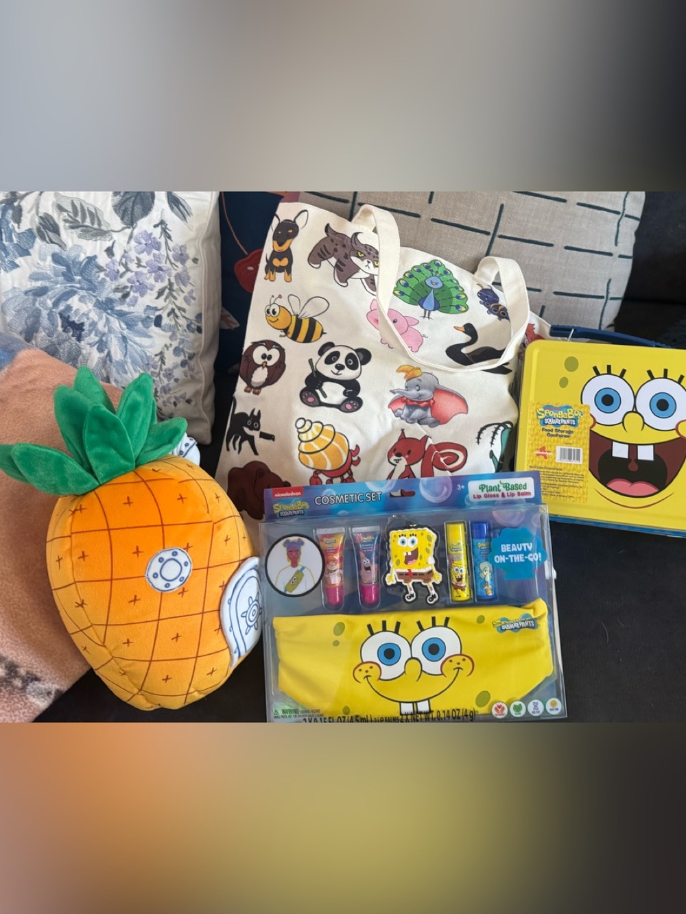 Spongebob Bundle -SpongeBob SquarePants Yellow Cosmetic Set with Character Pouch
